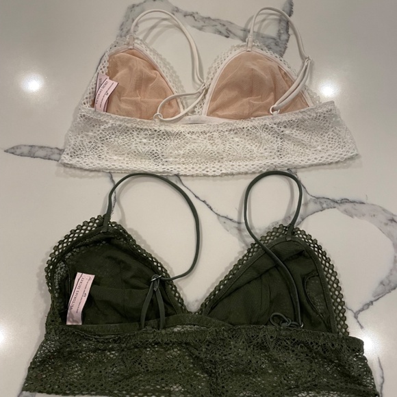 Set of 2 Victoria Secret bralettes - Picture 2 of 4